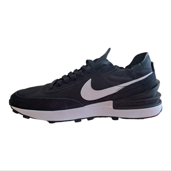 Nike Womens Waffle One Size 6.5 Black- White New Sneakers - Picture 2 of 9